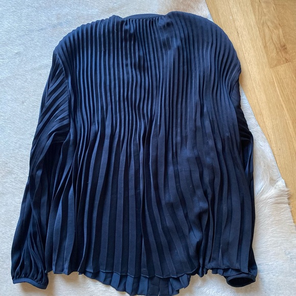 Vince Black Pleated Blouse - Picture 7 of 8